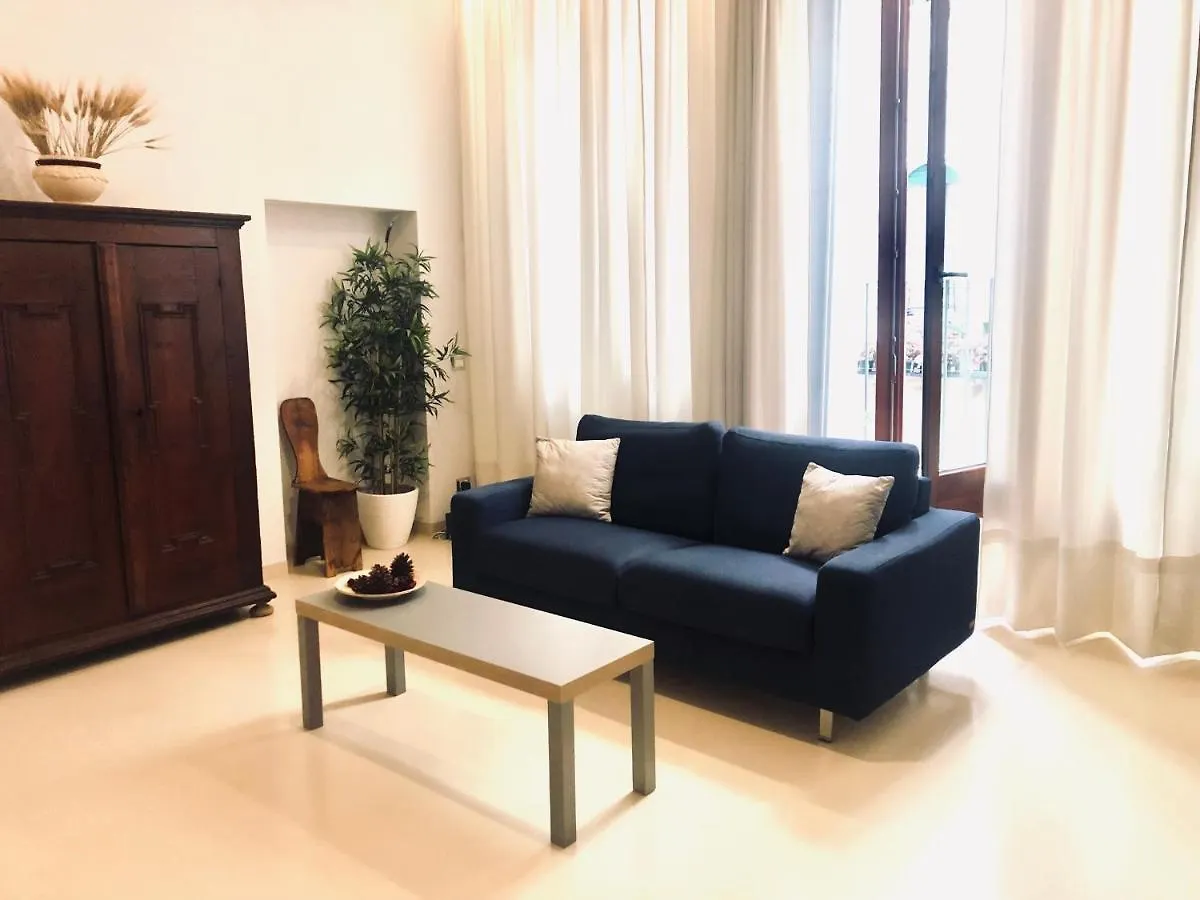 Venetian House location